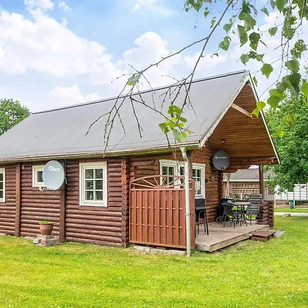 5 Person In Hovborg-by Traum