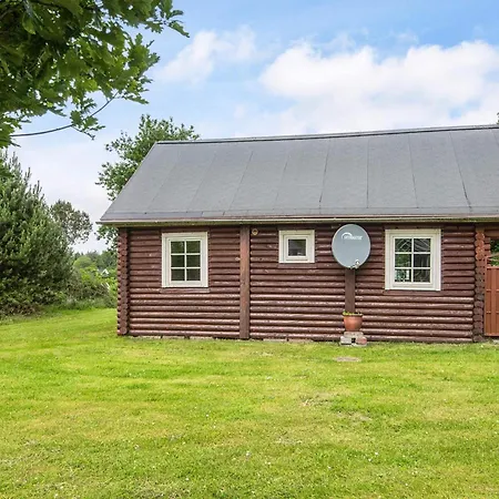 5 Person In Hovborg-by Traum